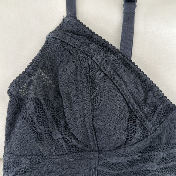5/$20 Intimately Free People black lace bralette size S - Picture 3 of 4